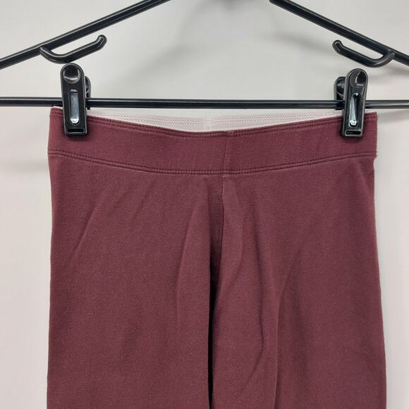 Nike Athletic Leggings Size XS Burgundy Red Gold Print Sport - Picture 2 of 14